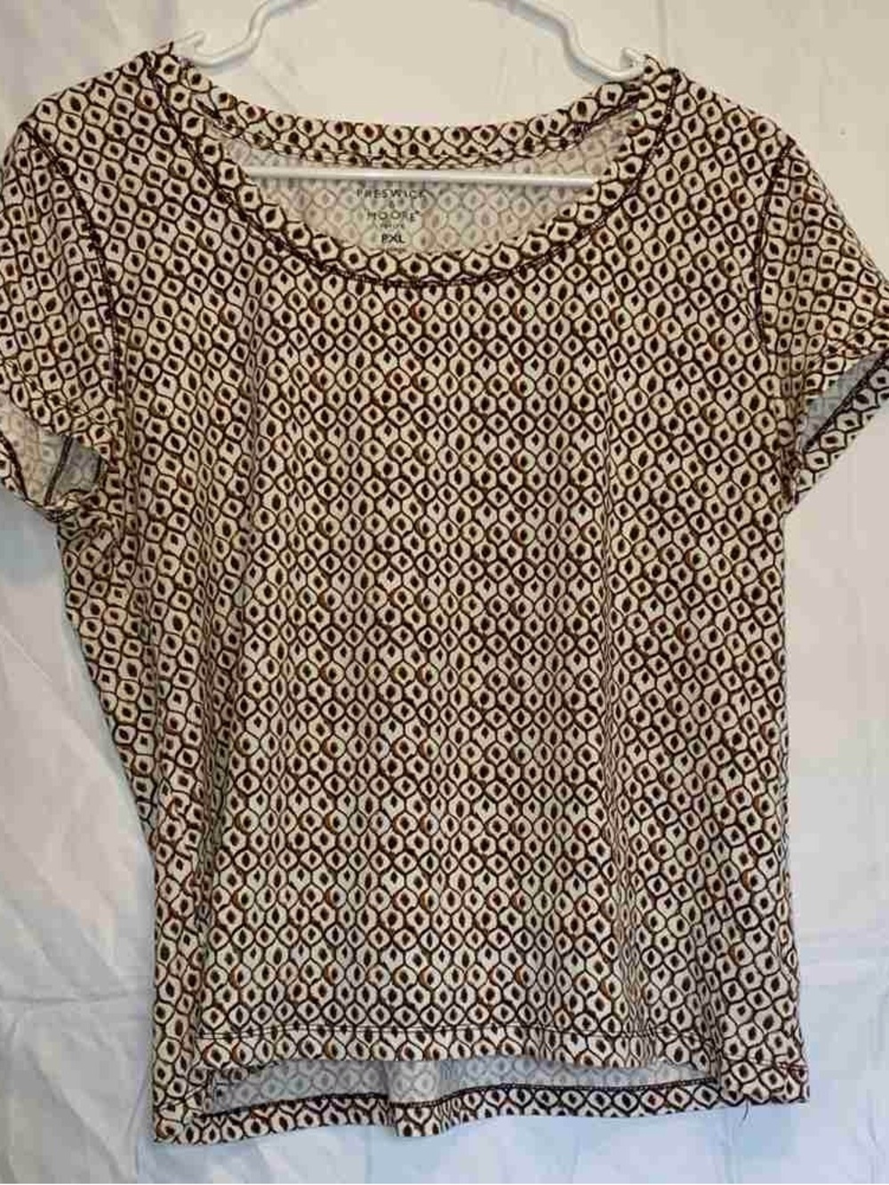Printed Short-Sleeve Scoop Neck Top - Brown/White